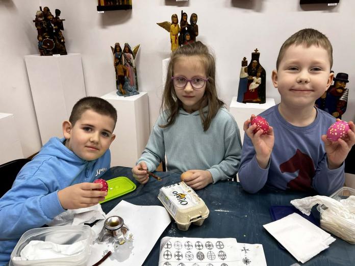 Wielkanocne warsztaty w muzeum, świetlicy i w lesie1